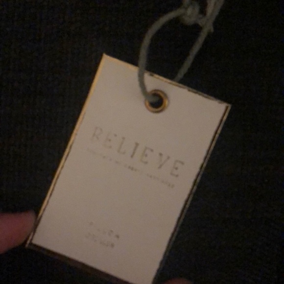 NWT cute accent pillow!! - Picture 3 of 4